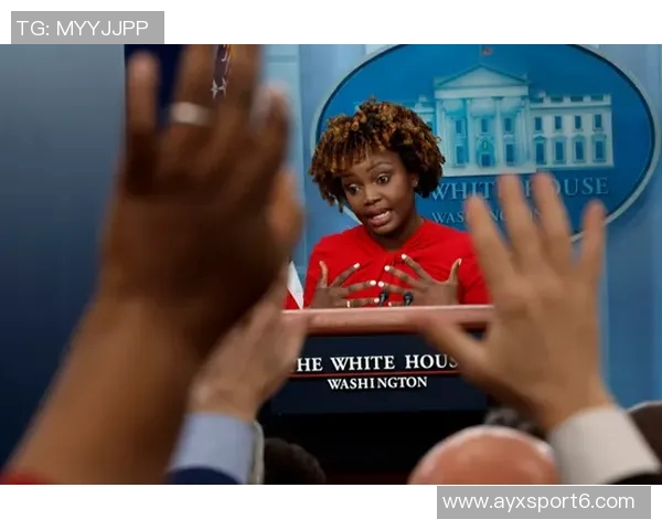 模特揭维尼修斯不当行为内幕私密照片和三人行暗示引发热议